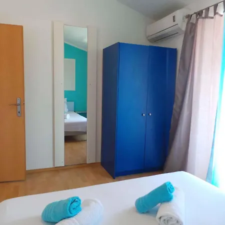 In Pula 9 Apartment *