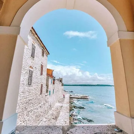In Pula 9